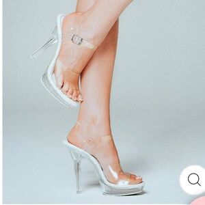 Shoe fairy Olympian bodybuilder, dancing shoes NIB size 9